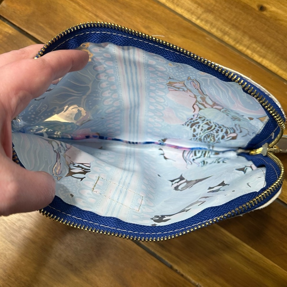 Lilly Pulitzer Pencil Pouch Tech Case Agenda Pack With Long Strap - Salt Water - Picture 4 of 4